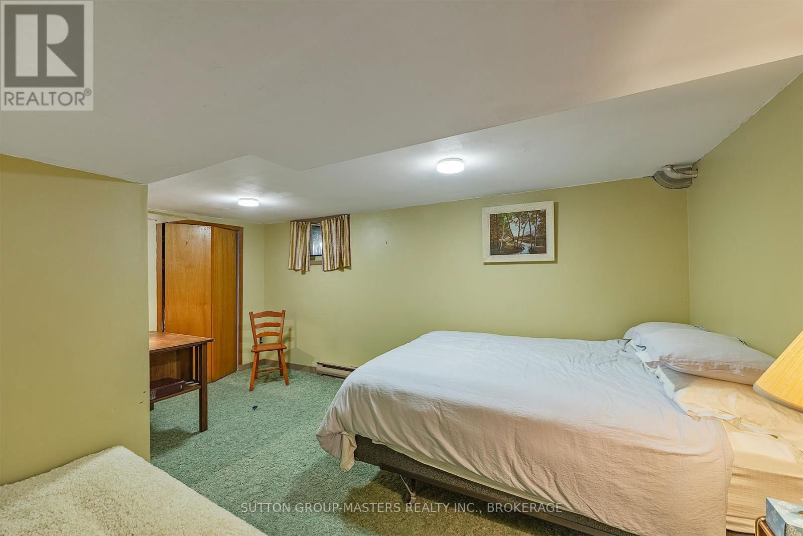 284 HELEN STREET Image 44