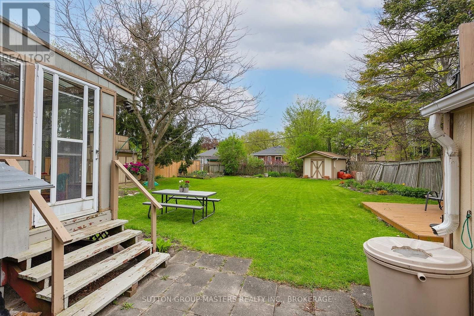 284 HELEN STREET Image 6