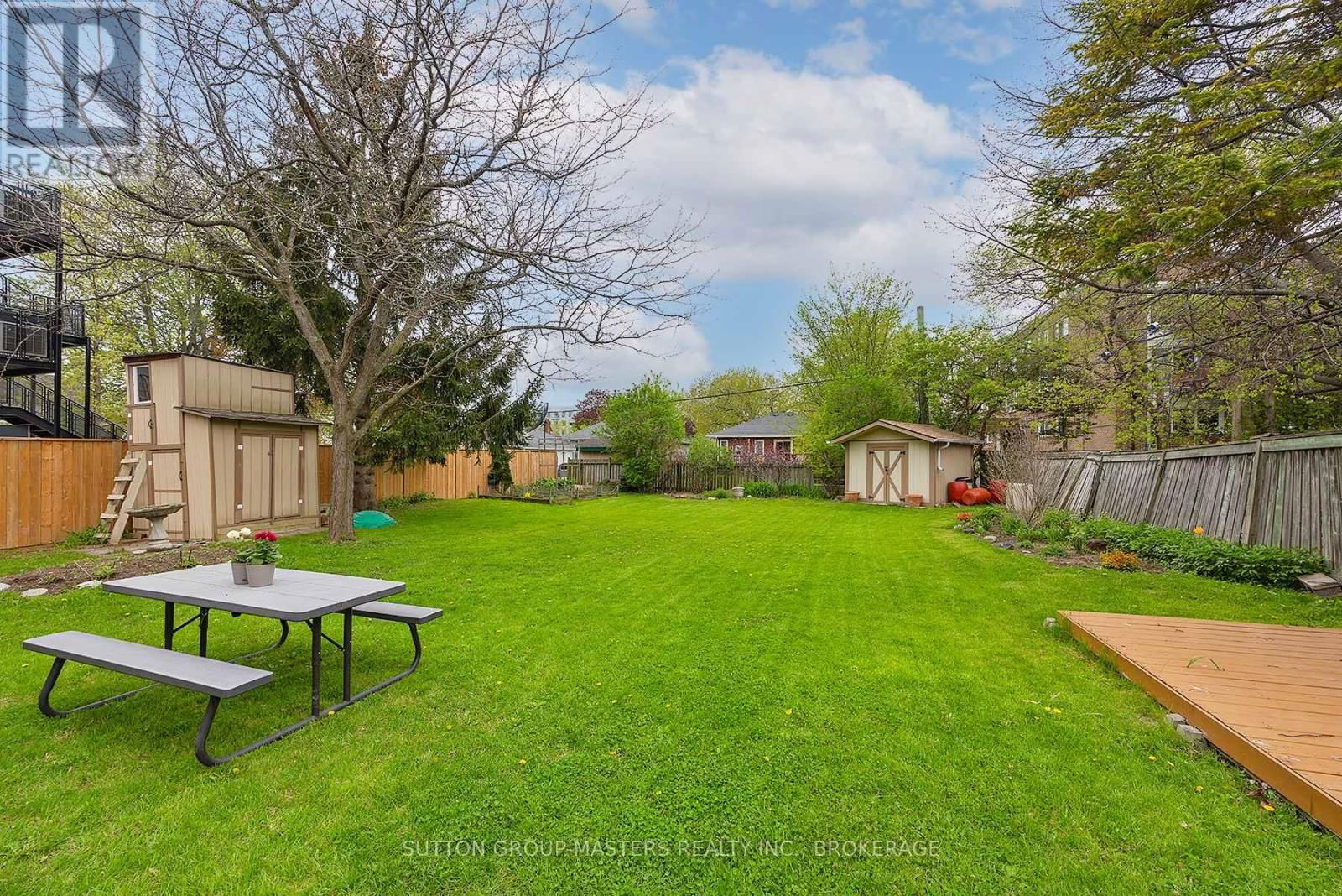 284 HELEN STREET Image 7