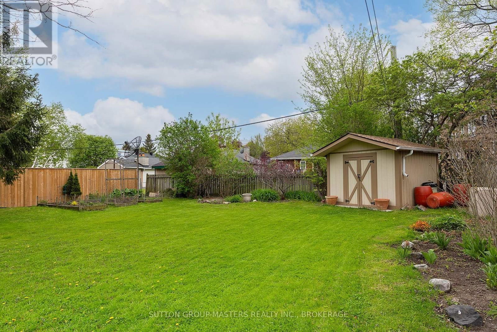 284 HELEN STREET Image 8