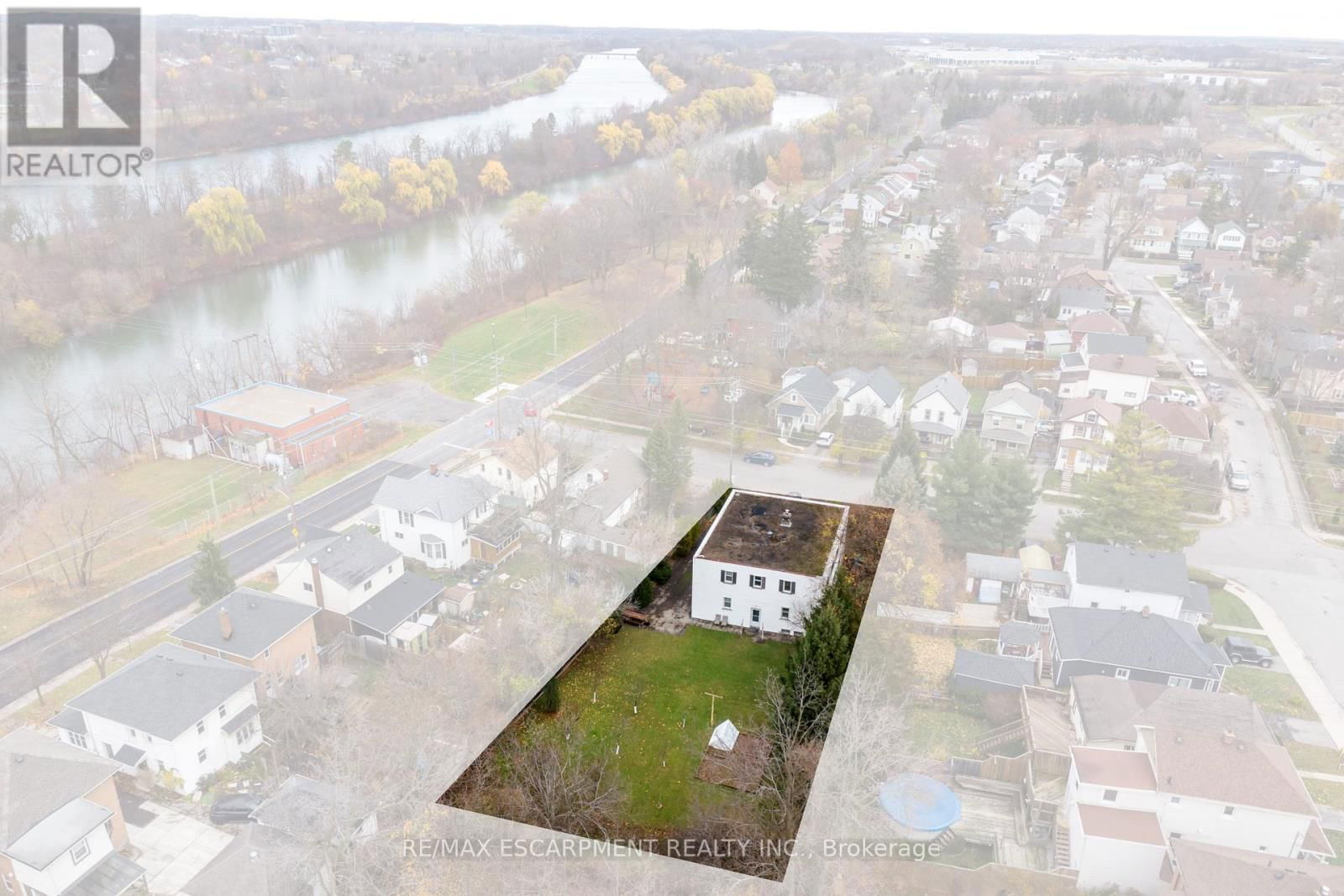13 MCMASTER AVENUE Image 1
