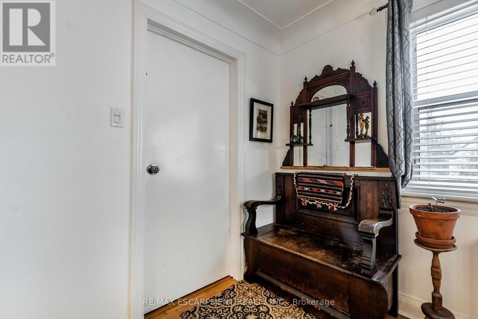 13 MCMASTER AVENUE Image 12