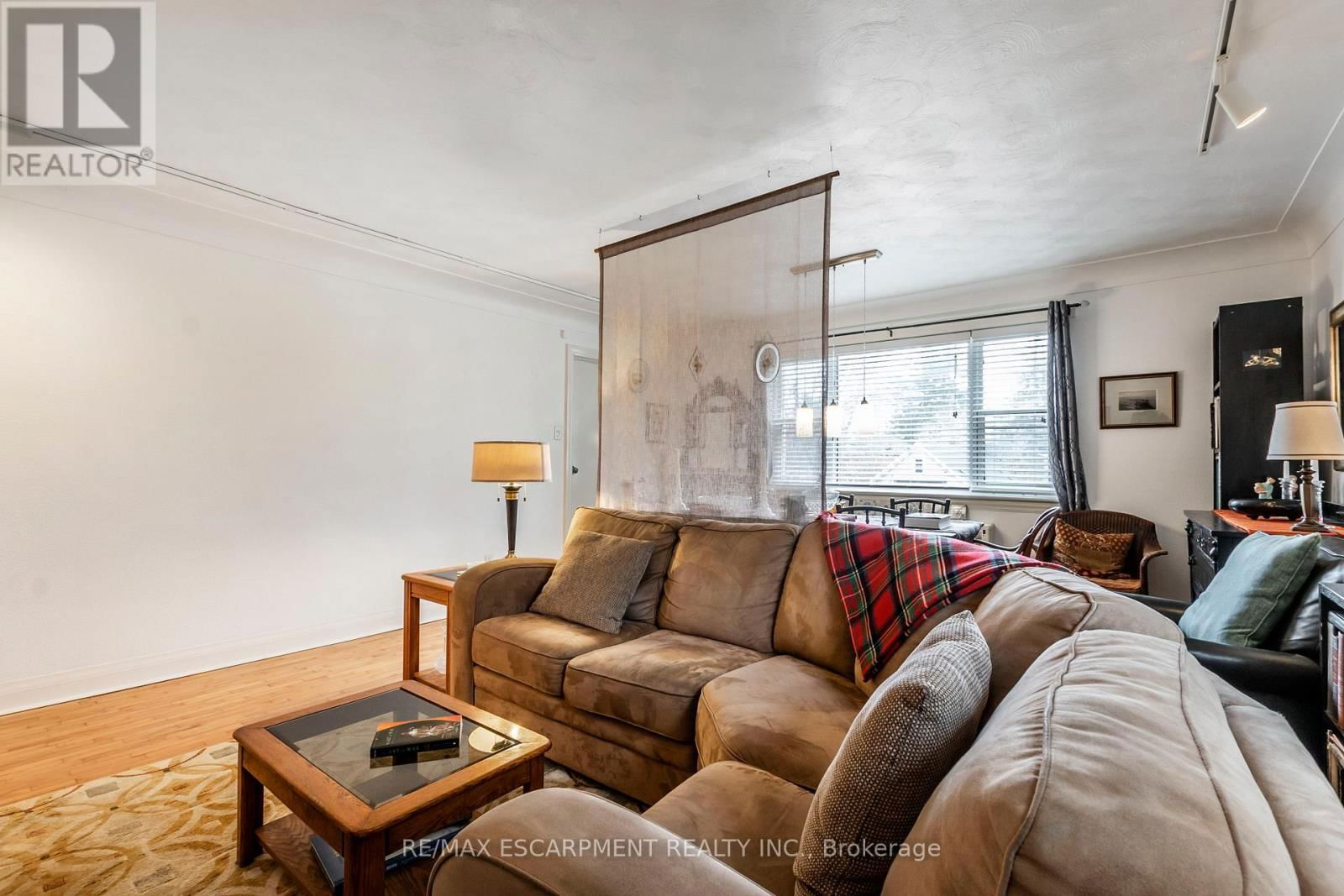 13 MCMASTER AVENUE Image 15
