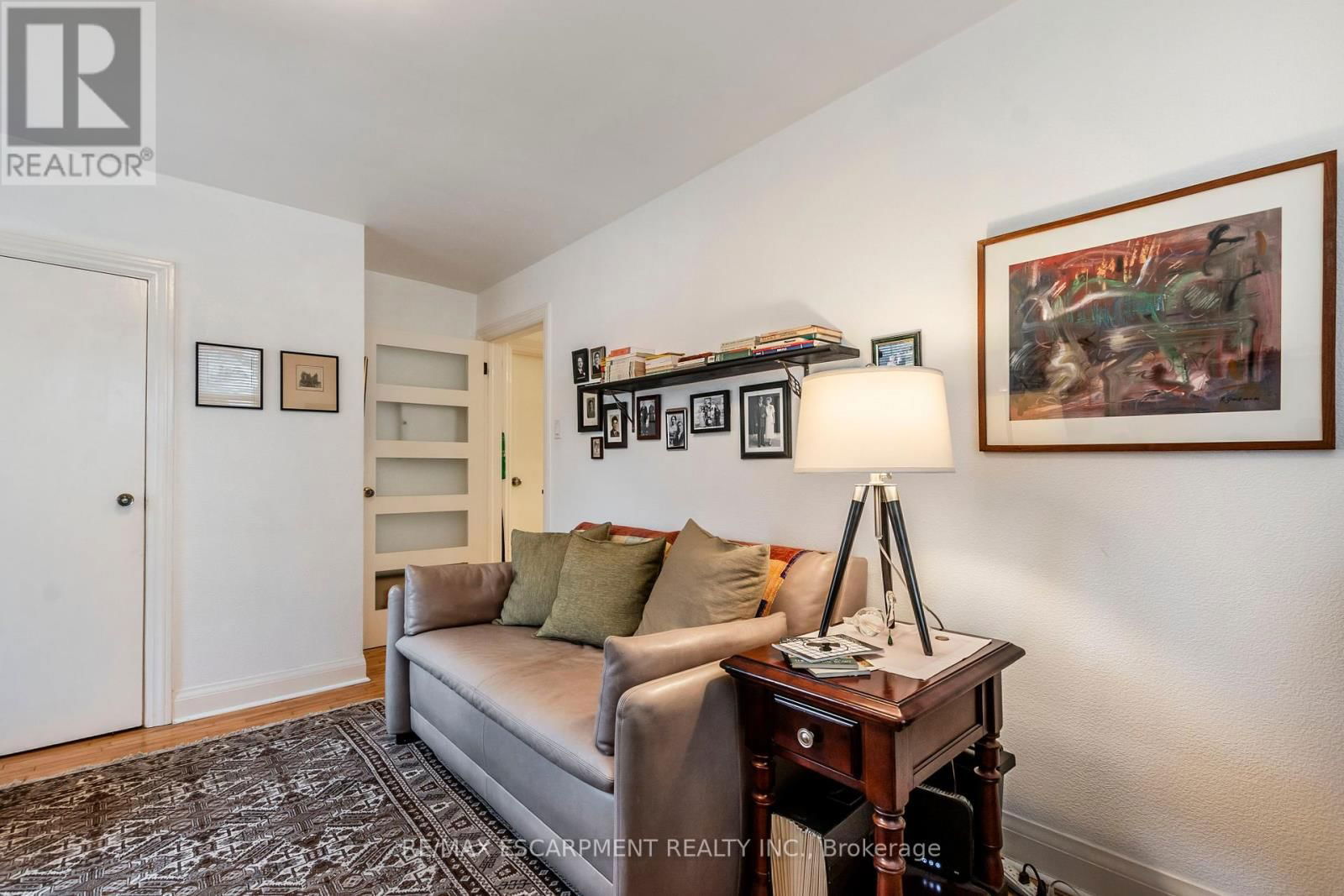 13 MCMASTER AVENUE Image 22