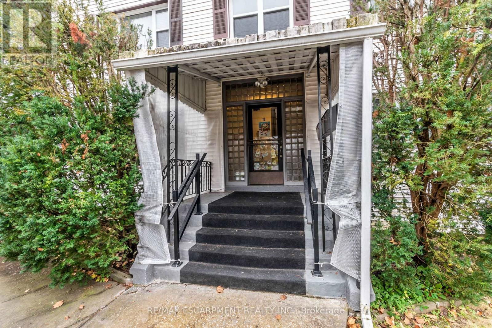 13 MCMASTER AVENUE Image 7