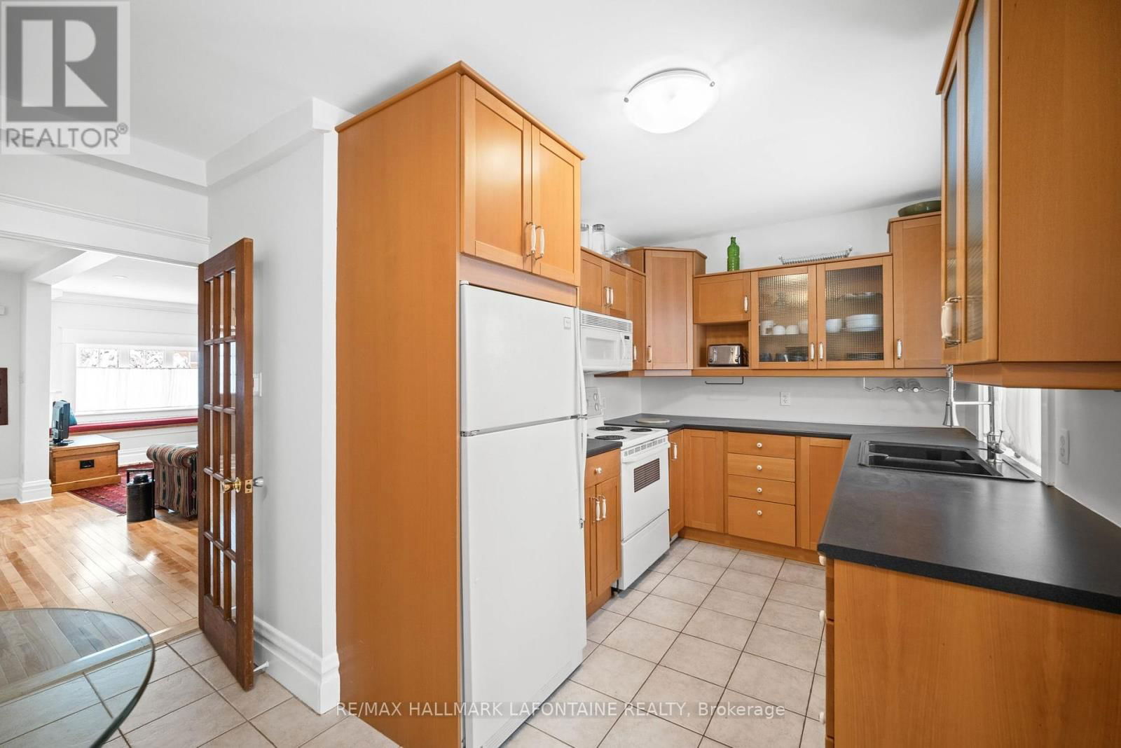 143 BLACKBURN AVENUE Image 12