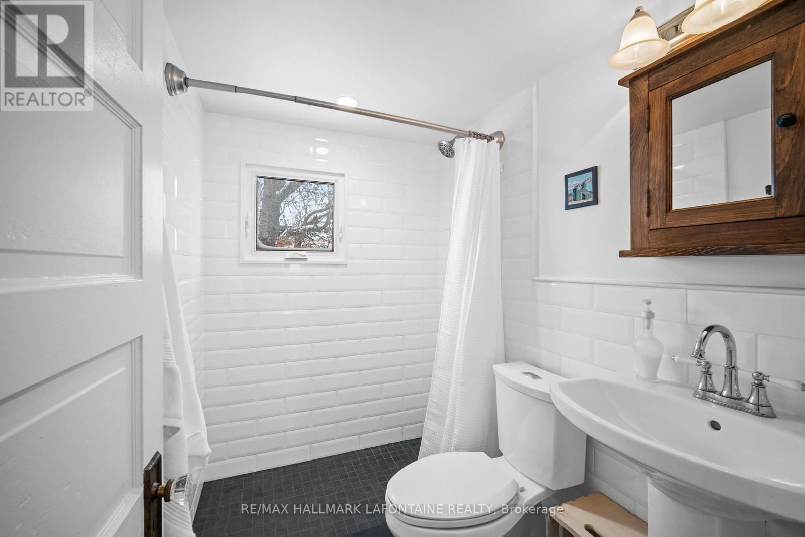 143 BLACKBURN AVENUE Image 22
