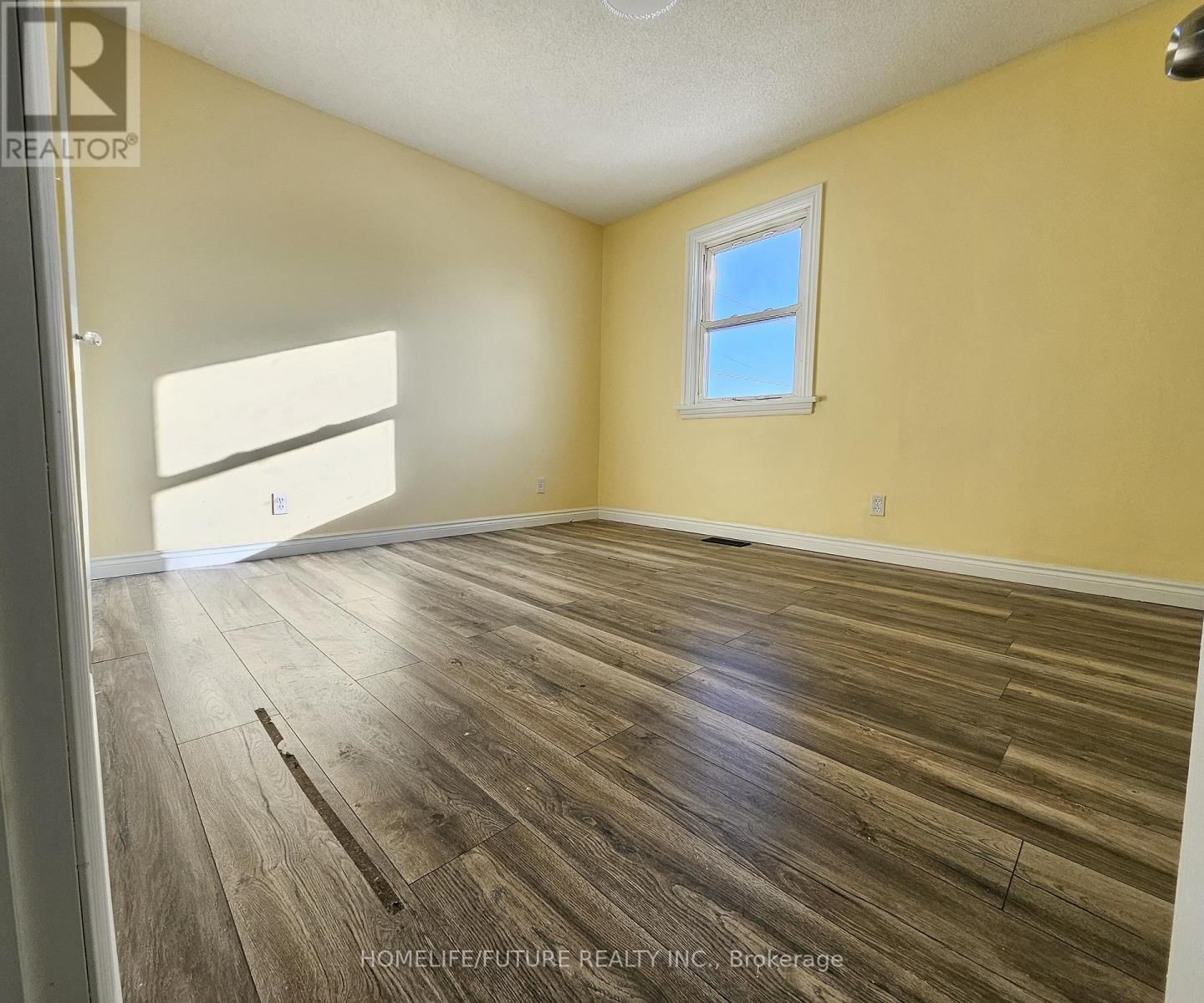 14 LATCHFORD STREET Image 13