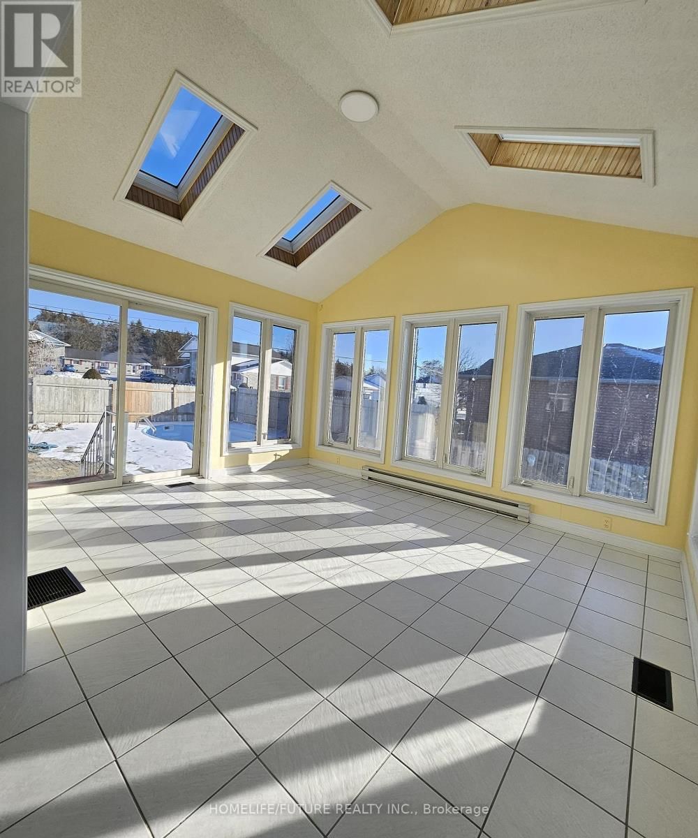 14 LATCHFORD STREET Image 8