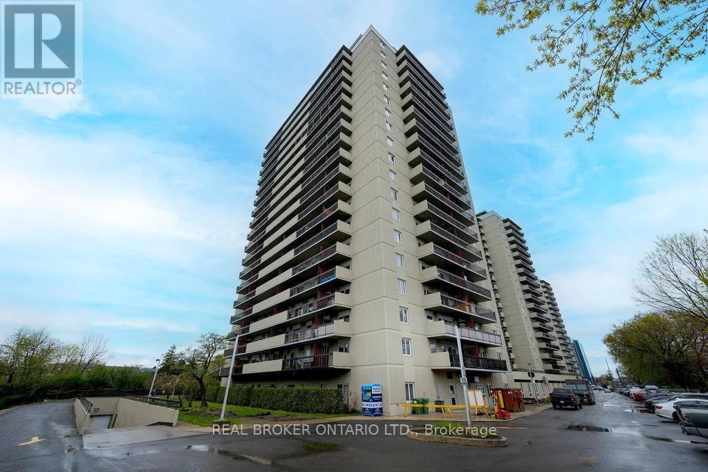 108 - 158C MCARTHUR AVENUE Image 1