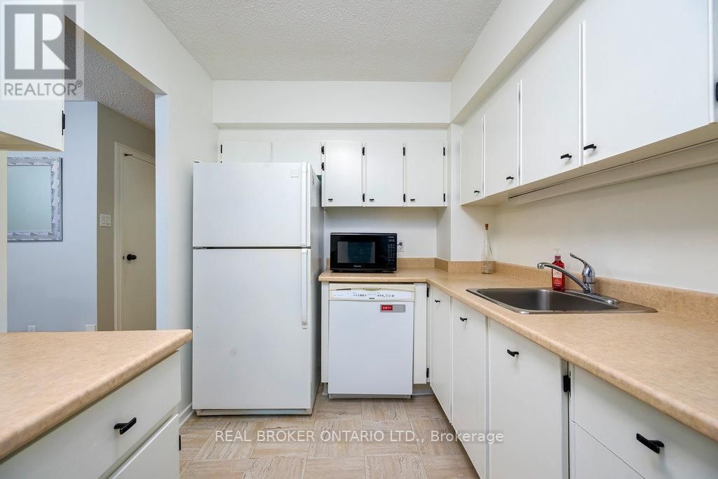 108 - 158C MCARTHUR AVENUE Image 10