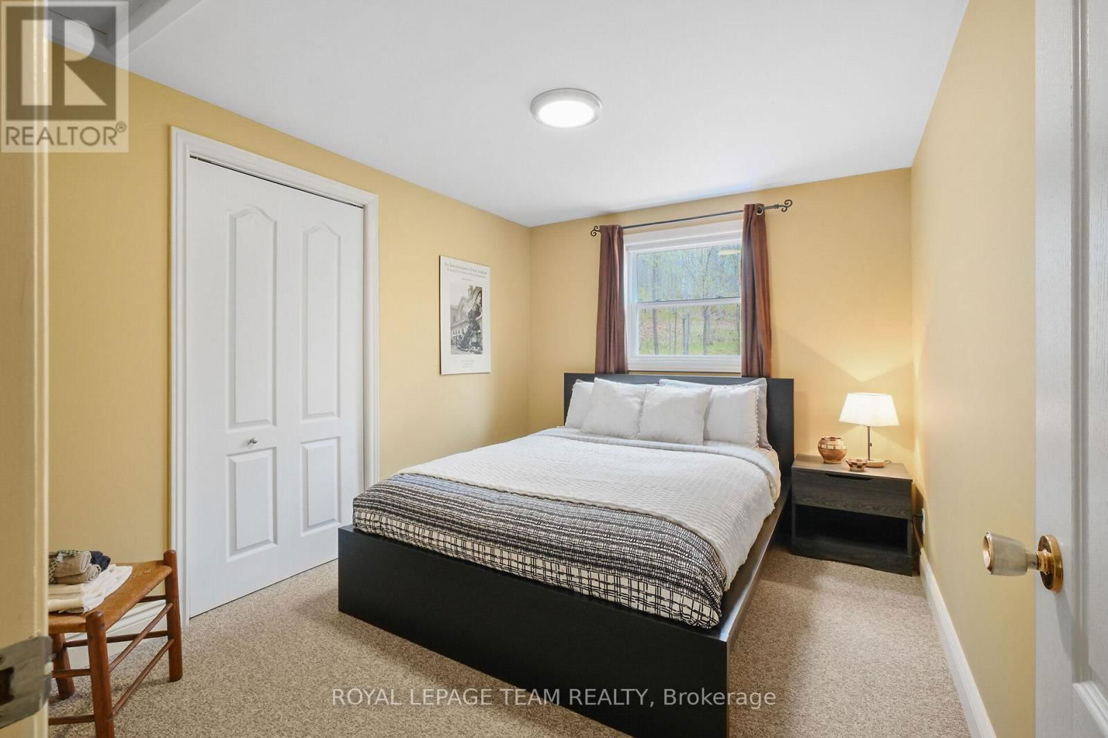 371 KENNEDY ROAD Image 16