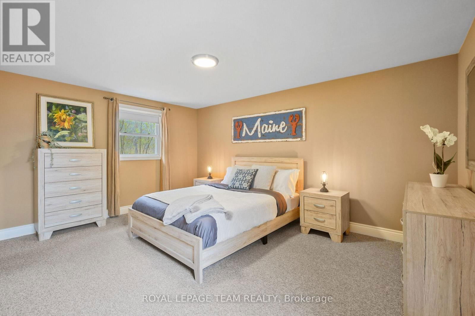 371 KENNEDY ROAD Image 17