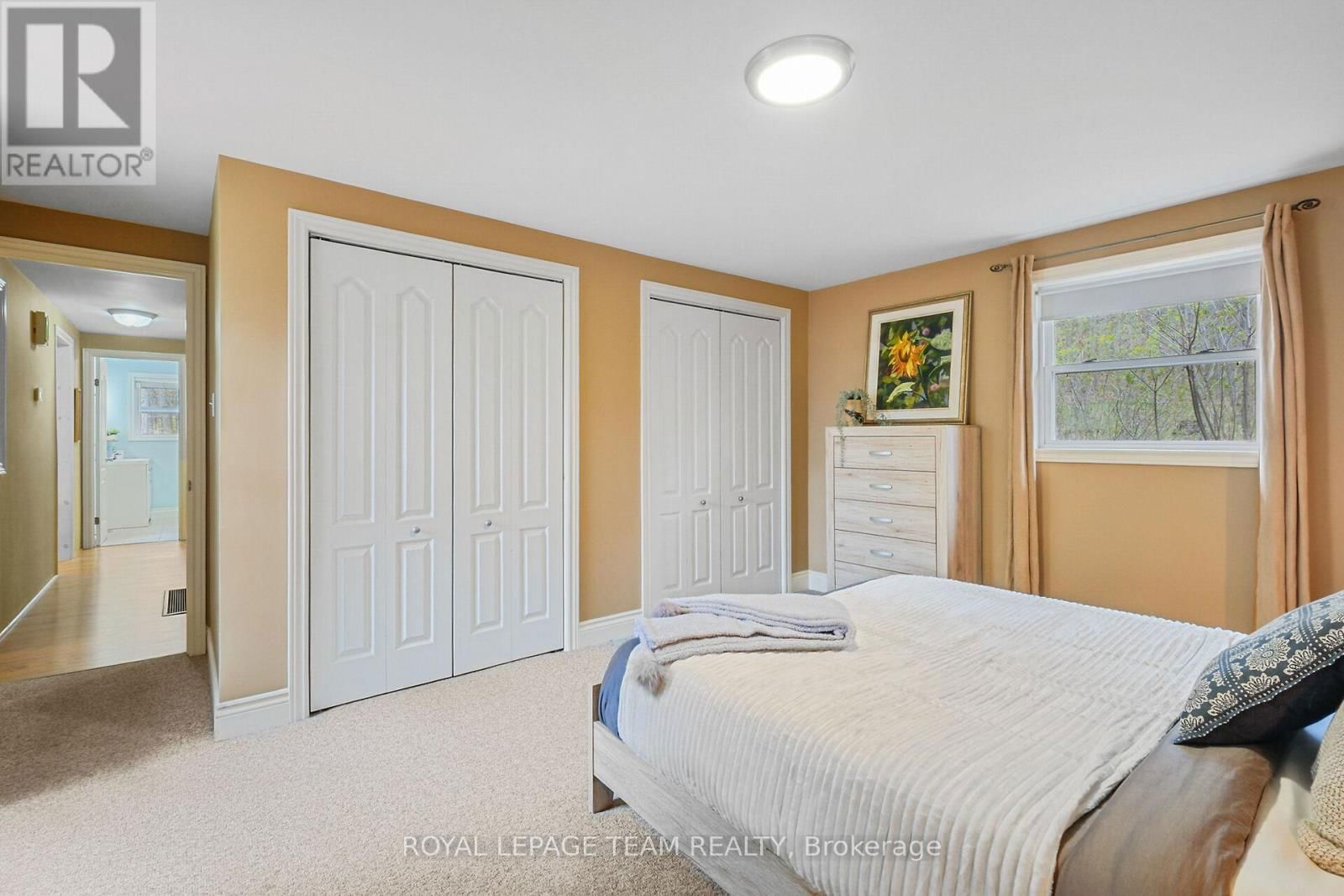 371 KENNEDY ROAD Image 18