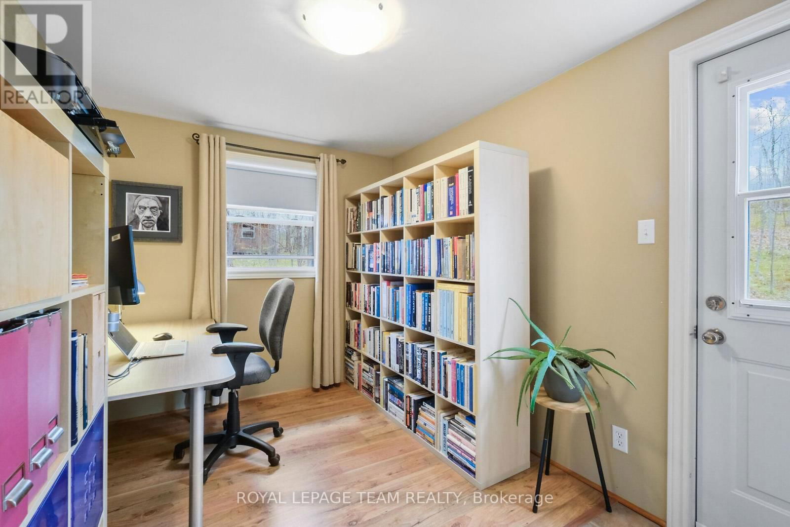 371 KENNEDY ROAD Image 21