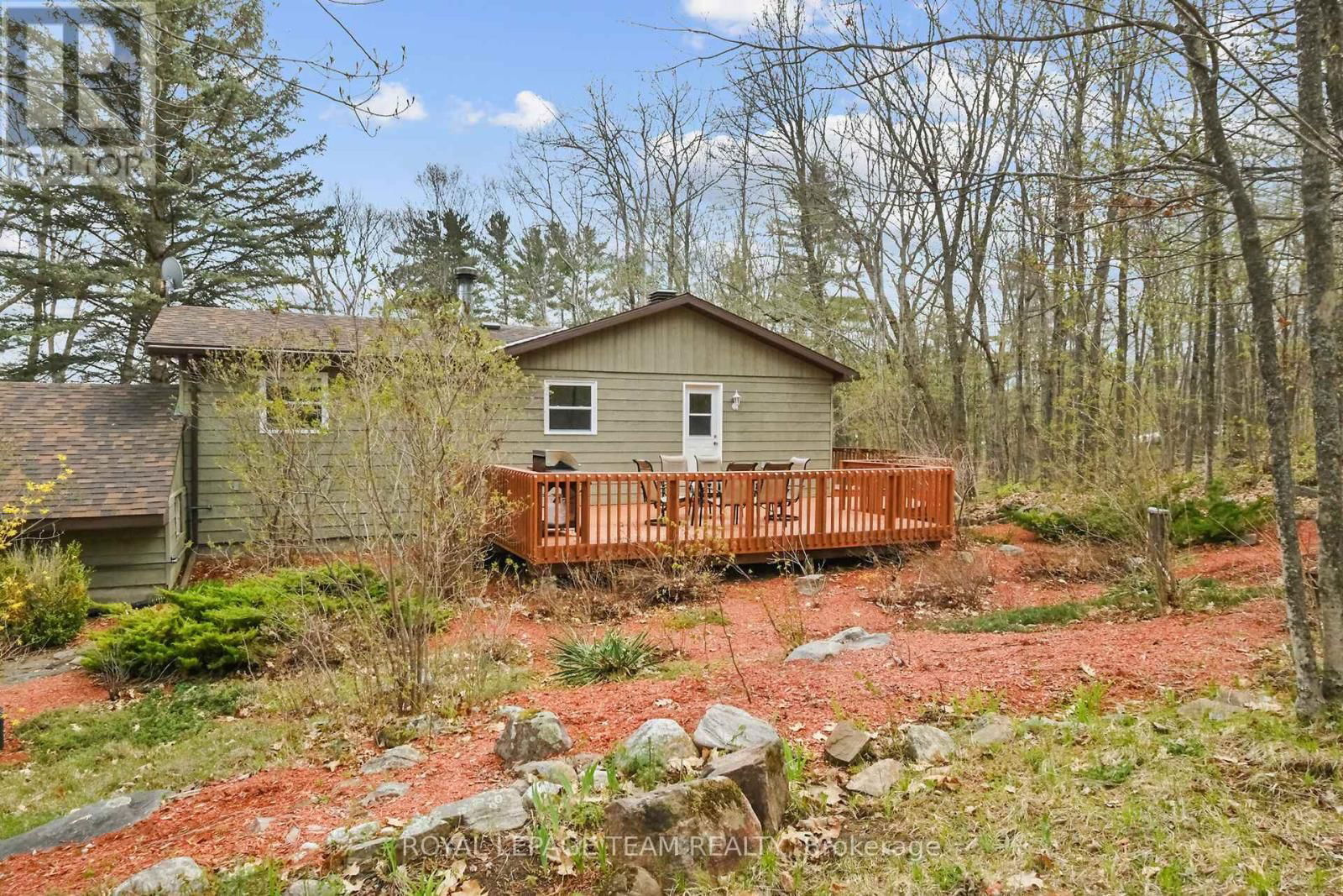 371 KENNEDY ROAD Image 37