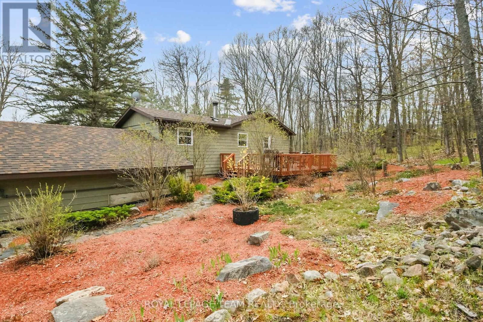 371 KENNEDY ROAD Image 45