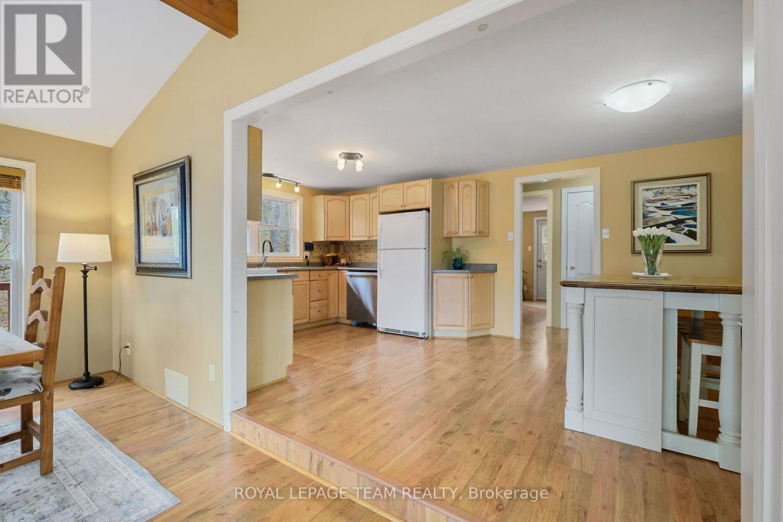 371 KENNEDY ROAD Image 9
