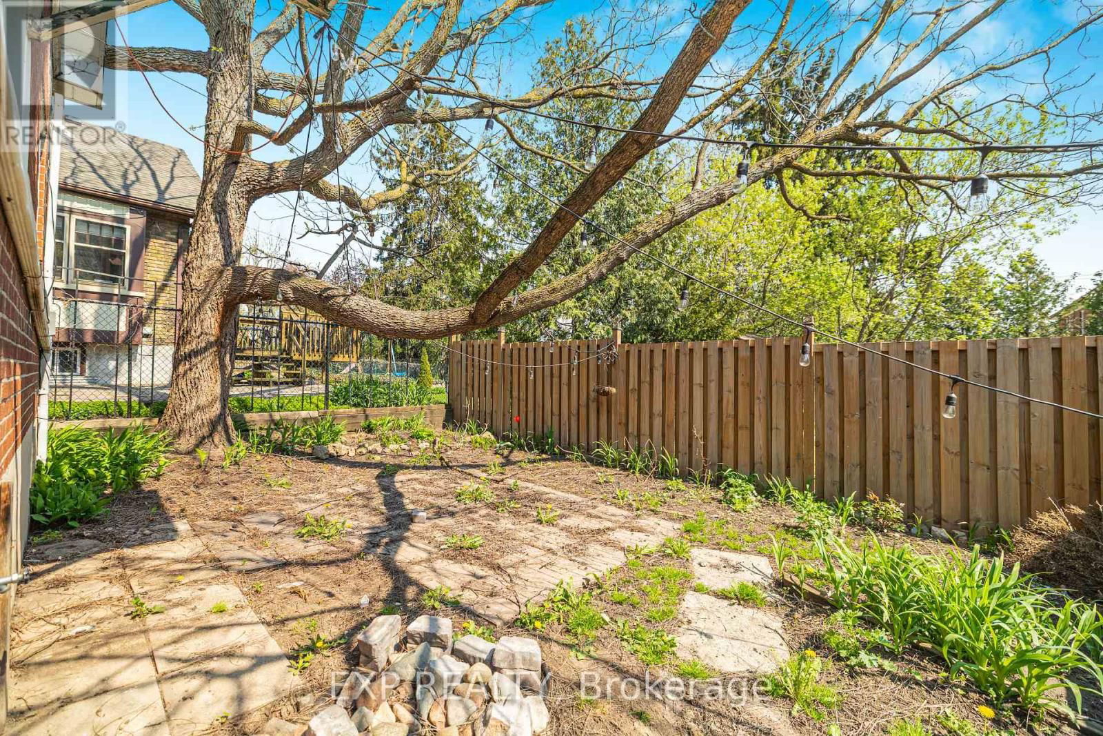 349 LUELLA STREET Image 24