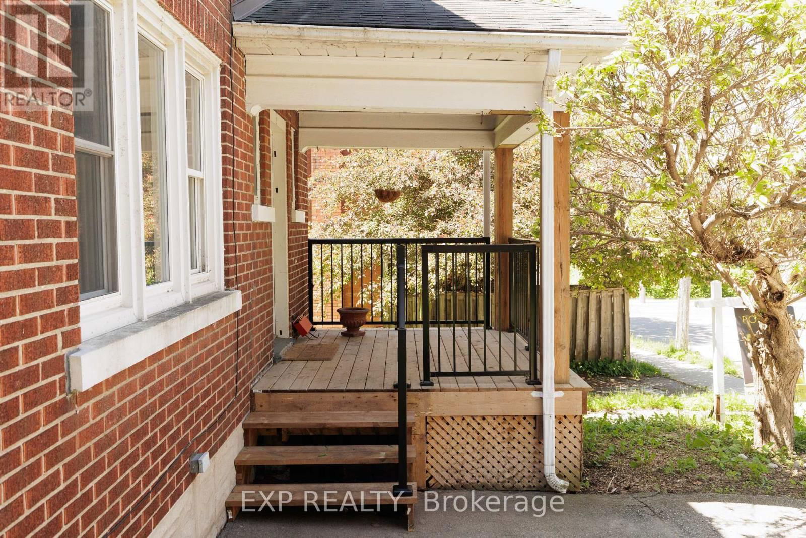 349 LUELLA STREET Image 32