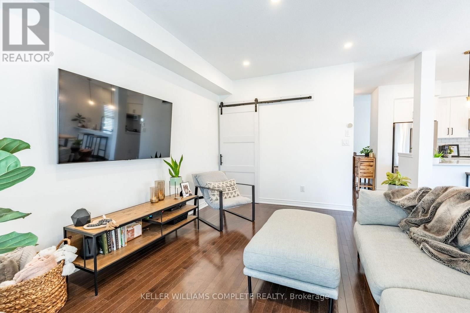 40 - 257 PARKSIDE DRIVE Image 15