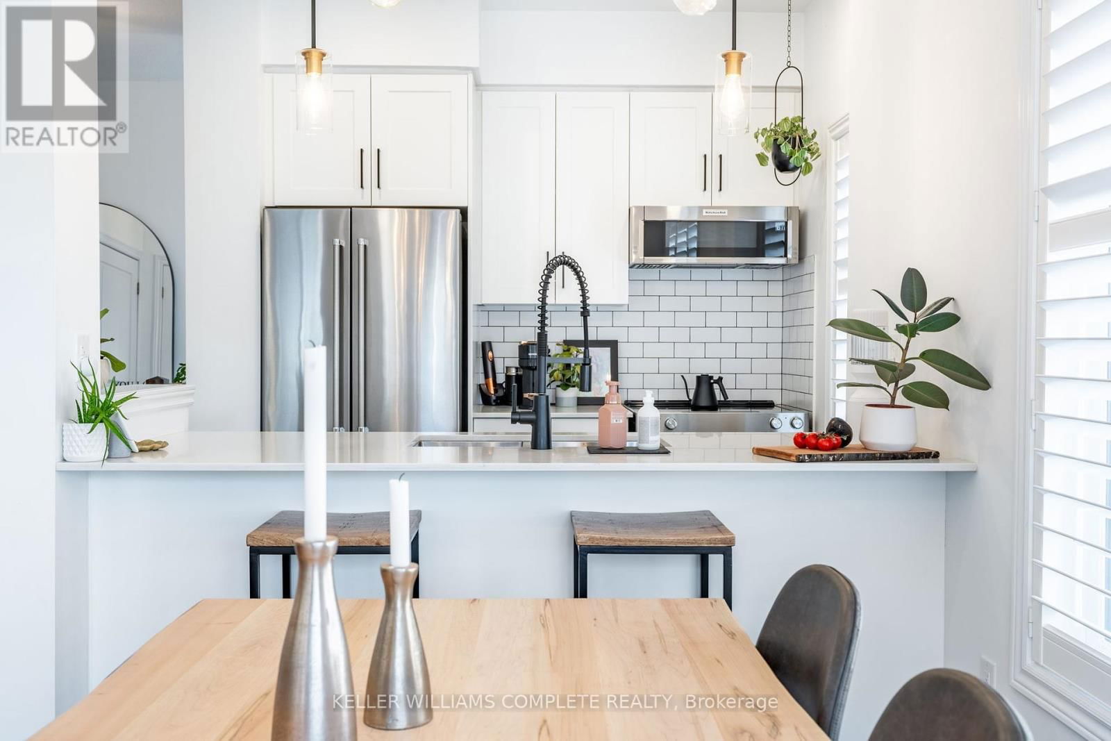 40 - 257 PARKSIDE DRIVE Image 9