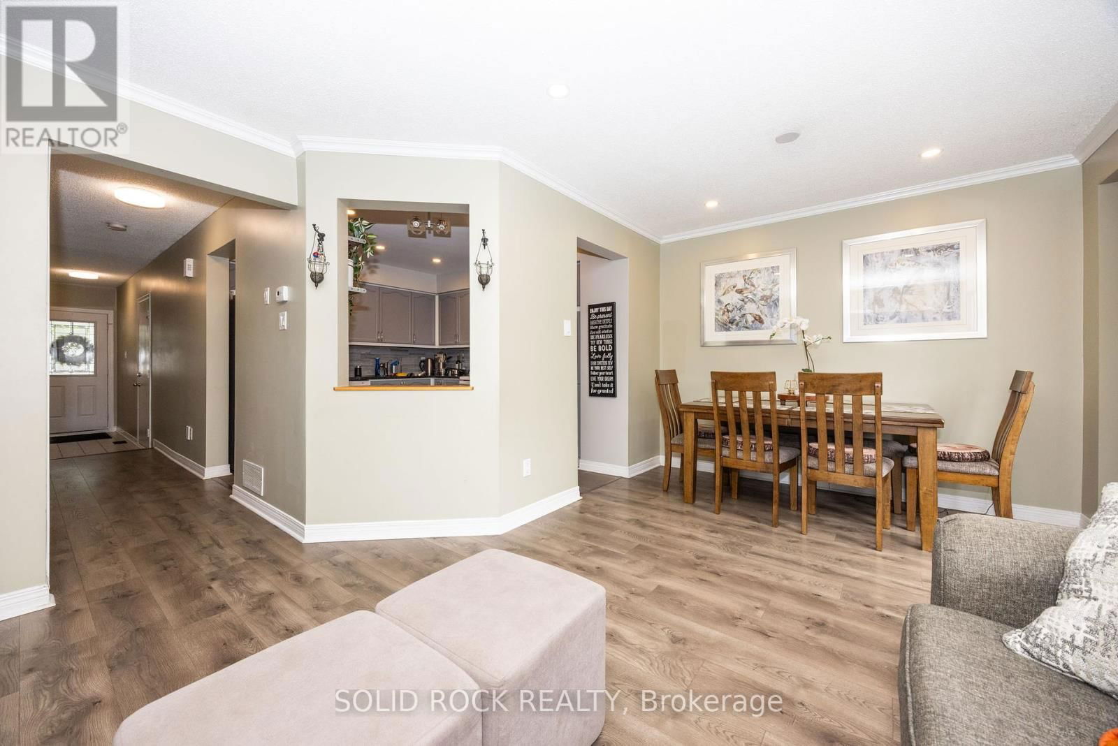 37 GRENADIER WAY Image 10