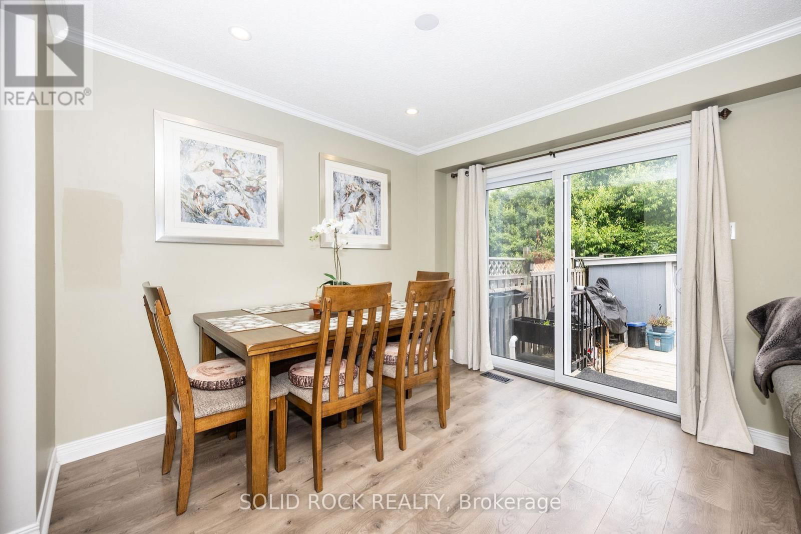 37 GRENADIER WAY Image 11