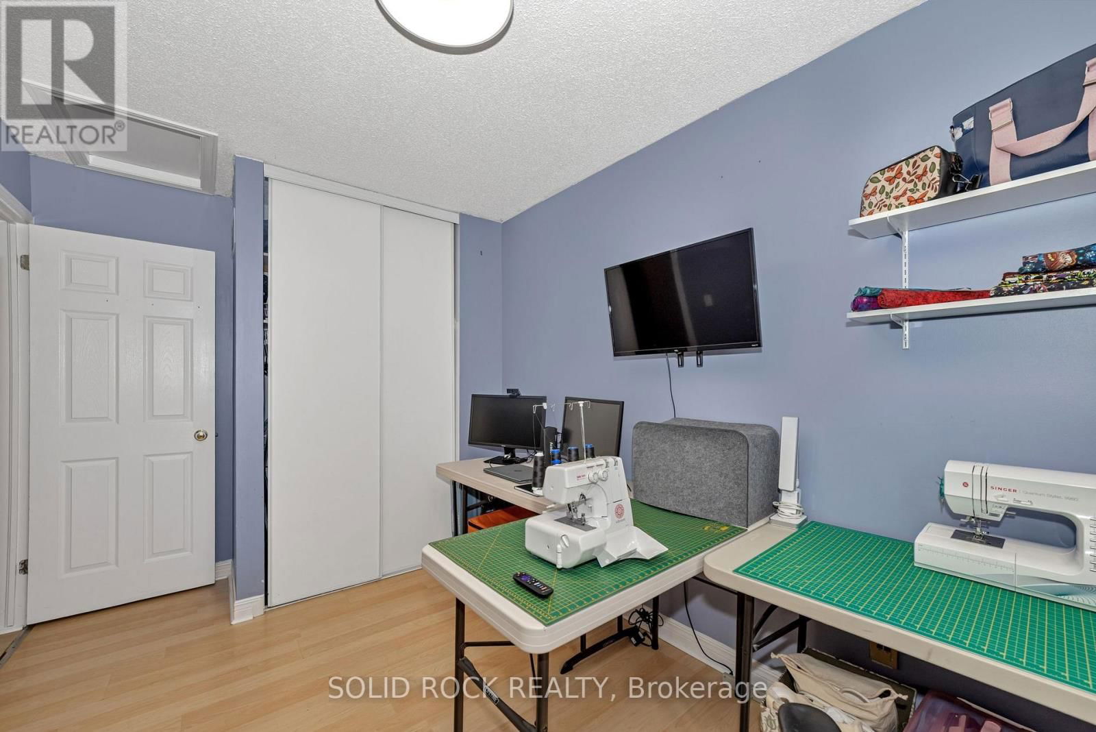 37 GRENADIER WAY Image 23