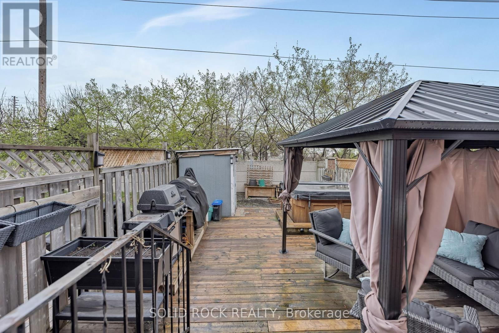 37 GRENADIER WAY Image 28