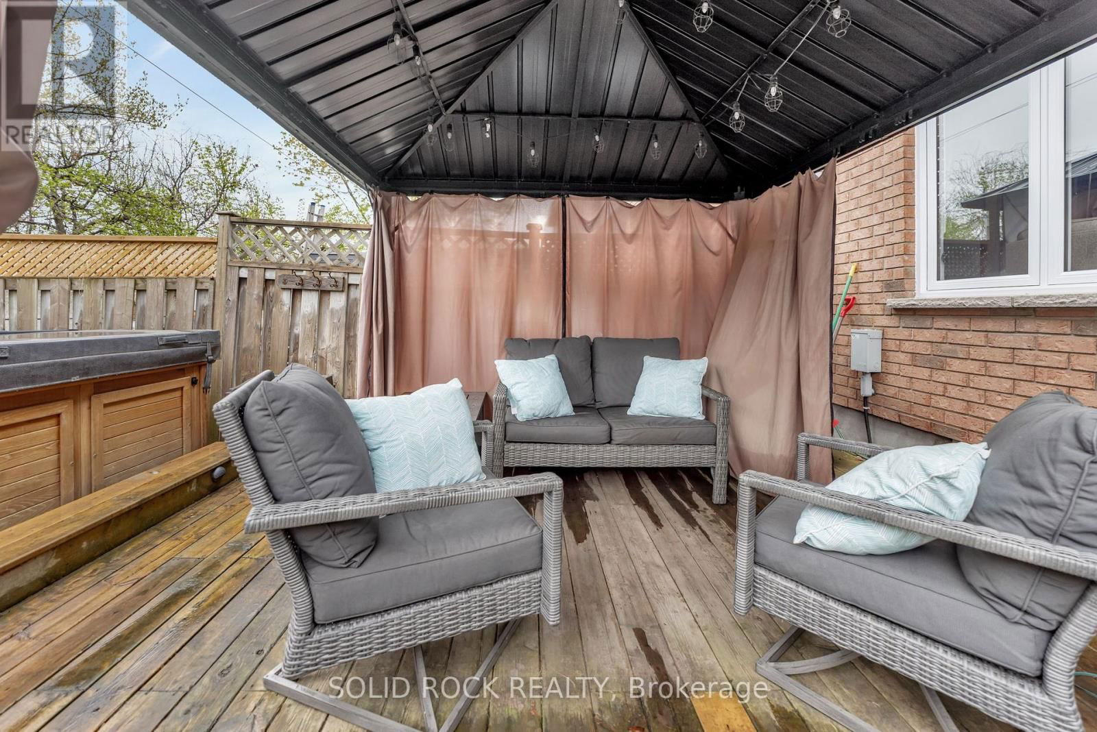 37 GRENADIER WAY Image 29