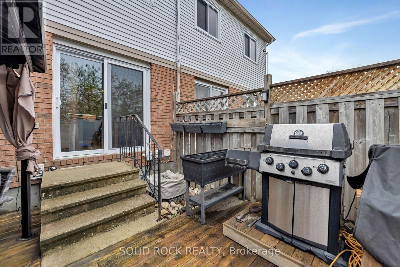 37 GRENADIER WAY Image 30