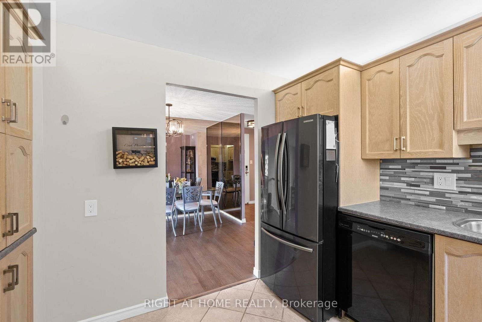 1102 - 1171 AMBLESIDE DRIVE Image 13