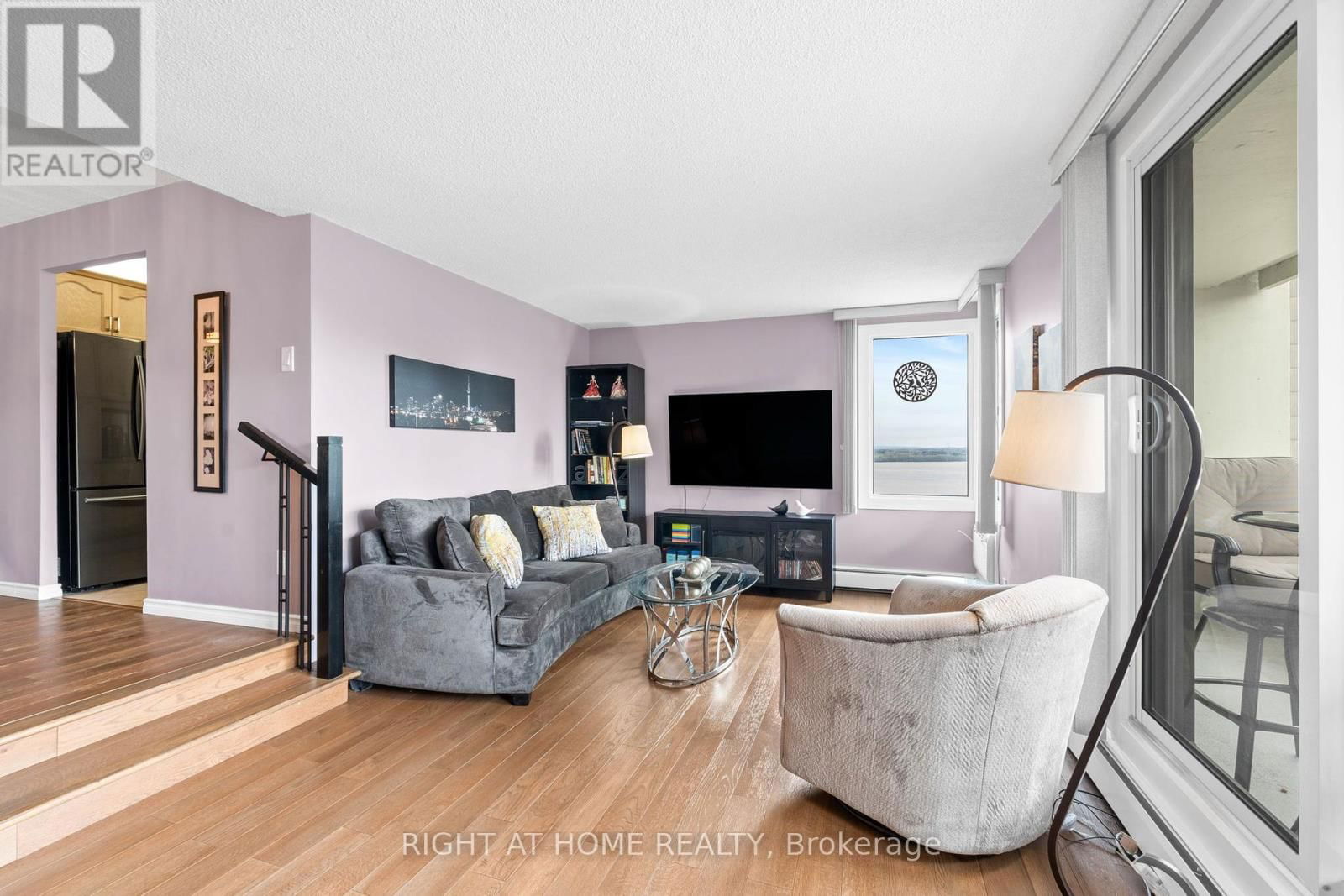 1102 - 1171 AMBLESIDE DRIVE Image 18