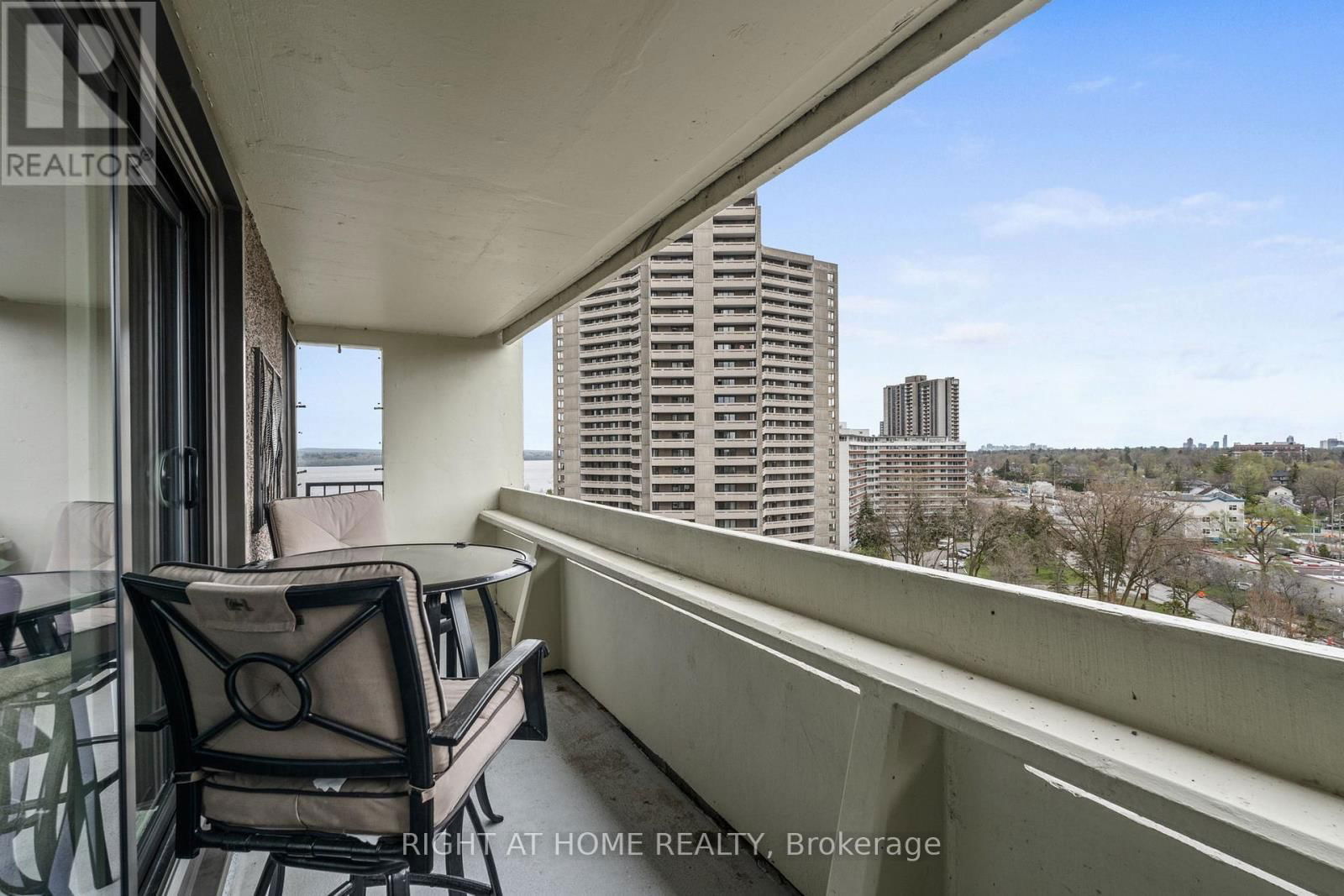 1102 - 1171 AMBLESIDE DRIVE Image 21