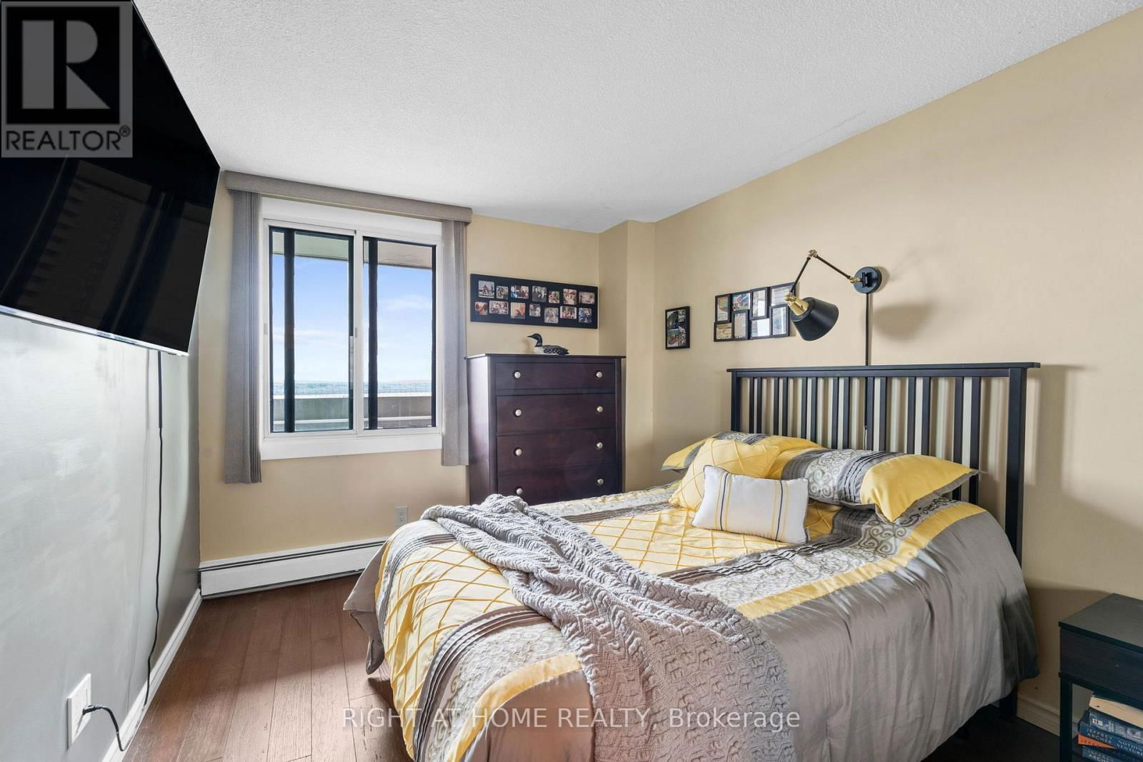 1102 - 1171 AMBLESIDE DRIVE Image 23