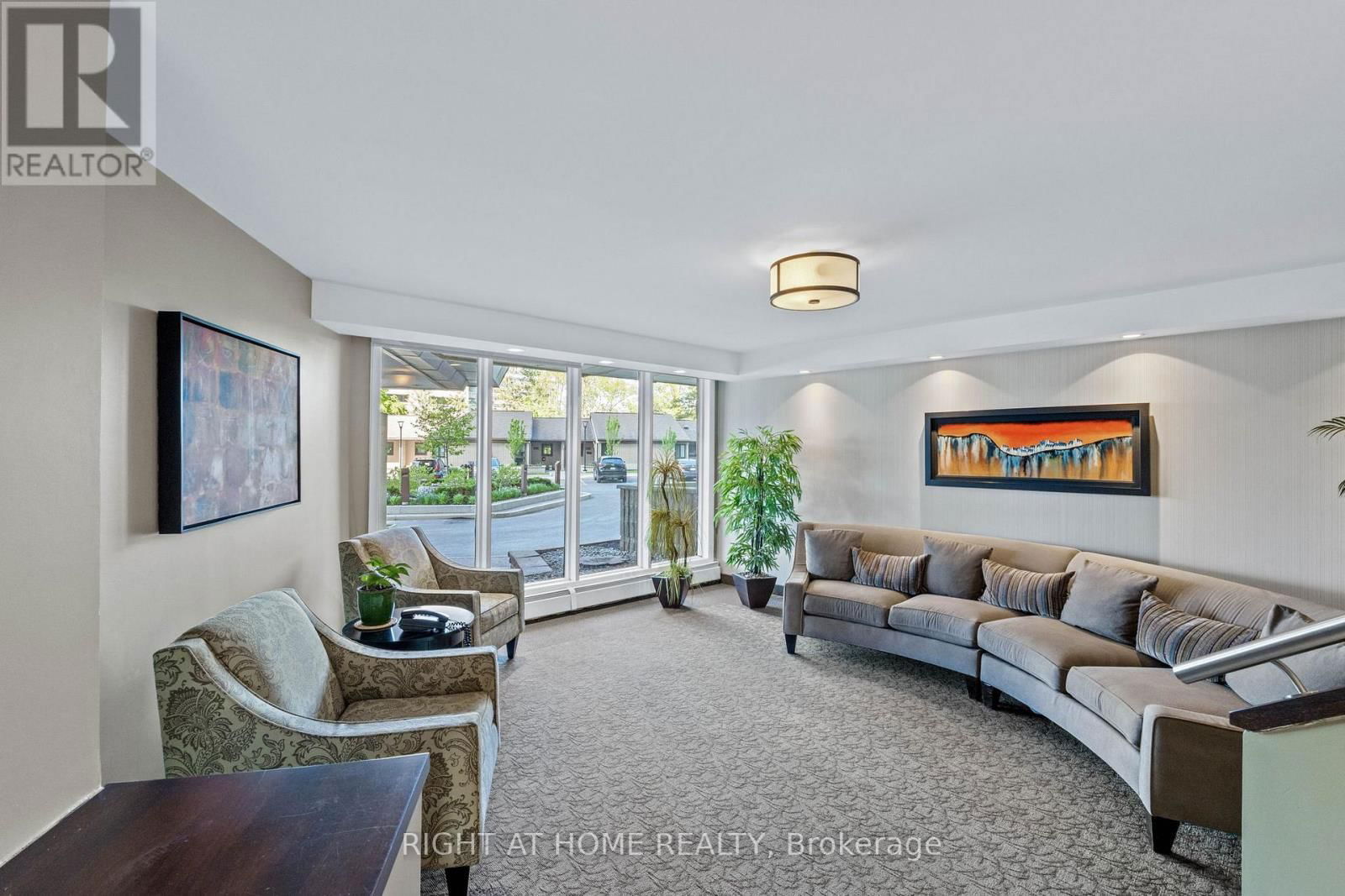 1102 - 1171 AMBLESIDE DRIVE Image 4