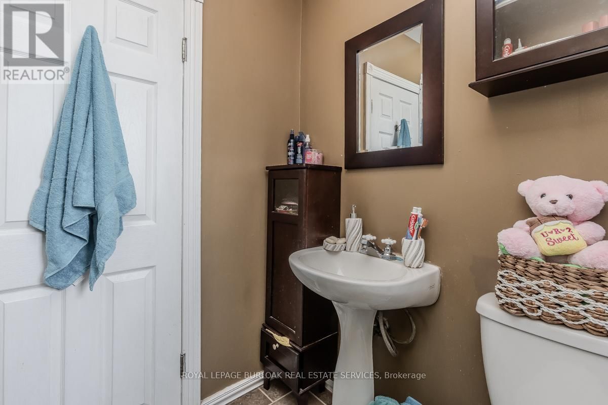 848 UPPER WELLINGTON STREET Image 29
