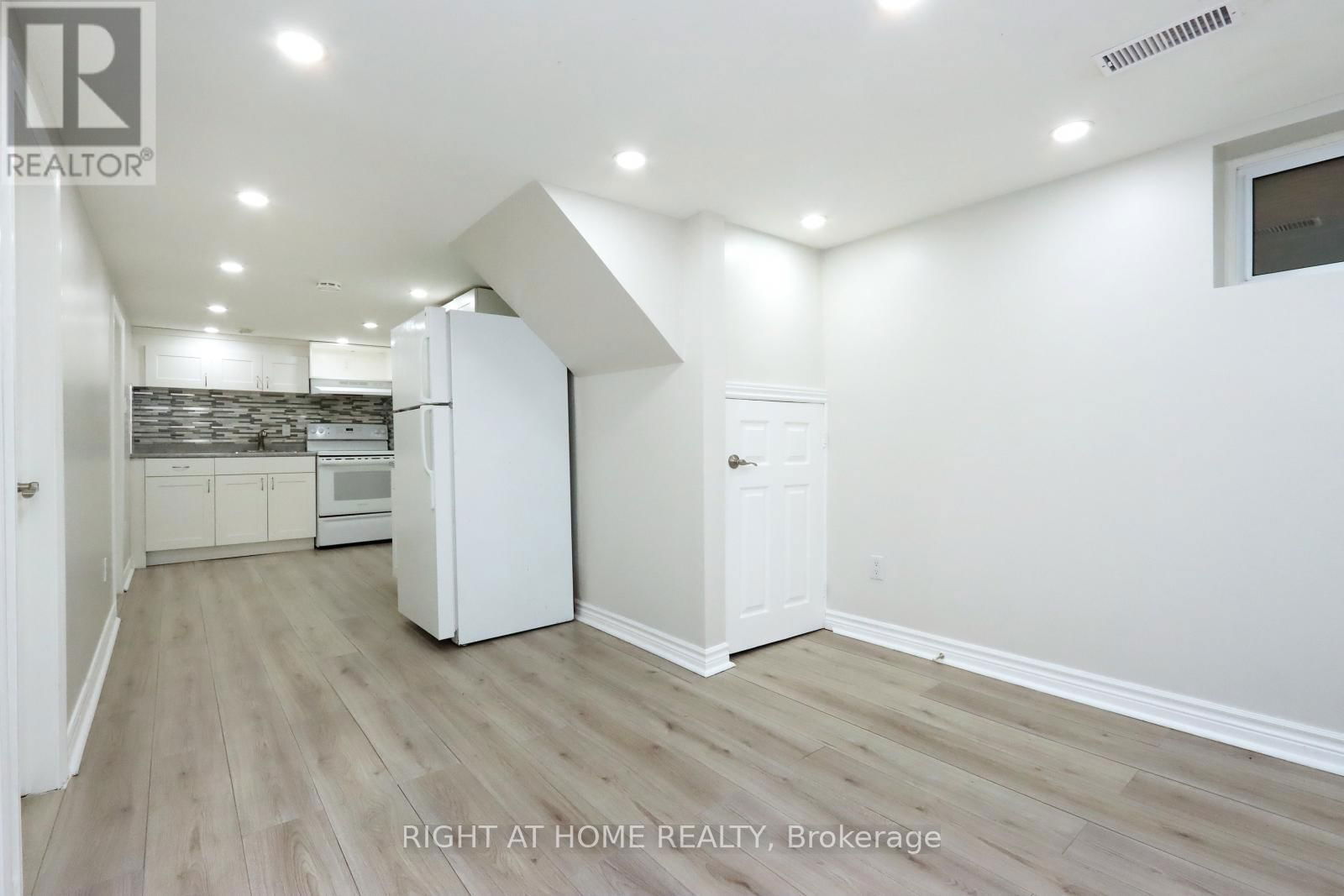 240 EAST 22ND STREET Image 23