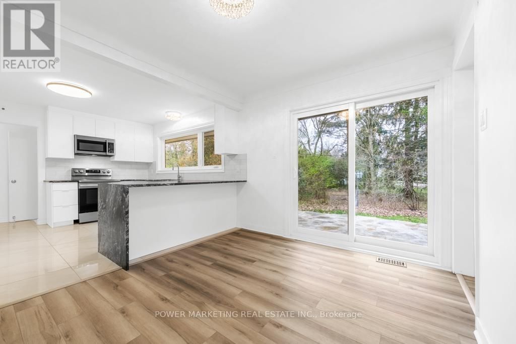 17 ROTHWELL DRIVE Image 12