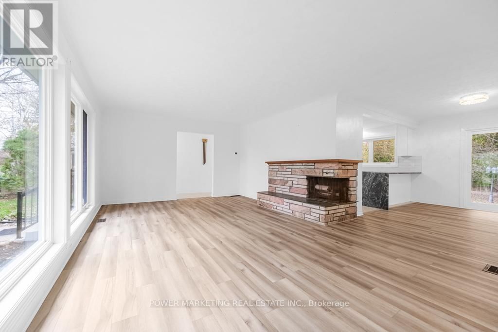 17 ROTHWELL DRIVE Image 15