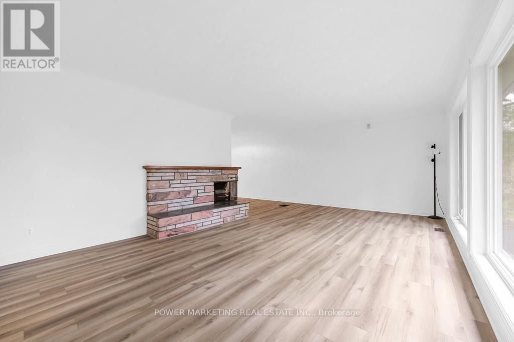 17 ROTHWELL DRIVE Image 17