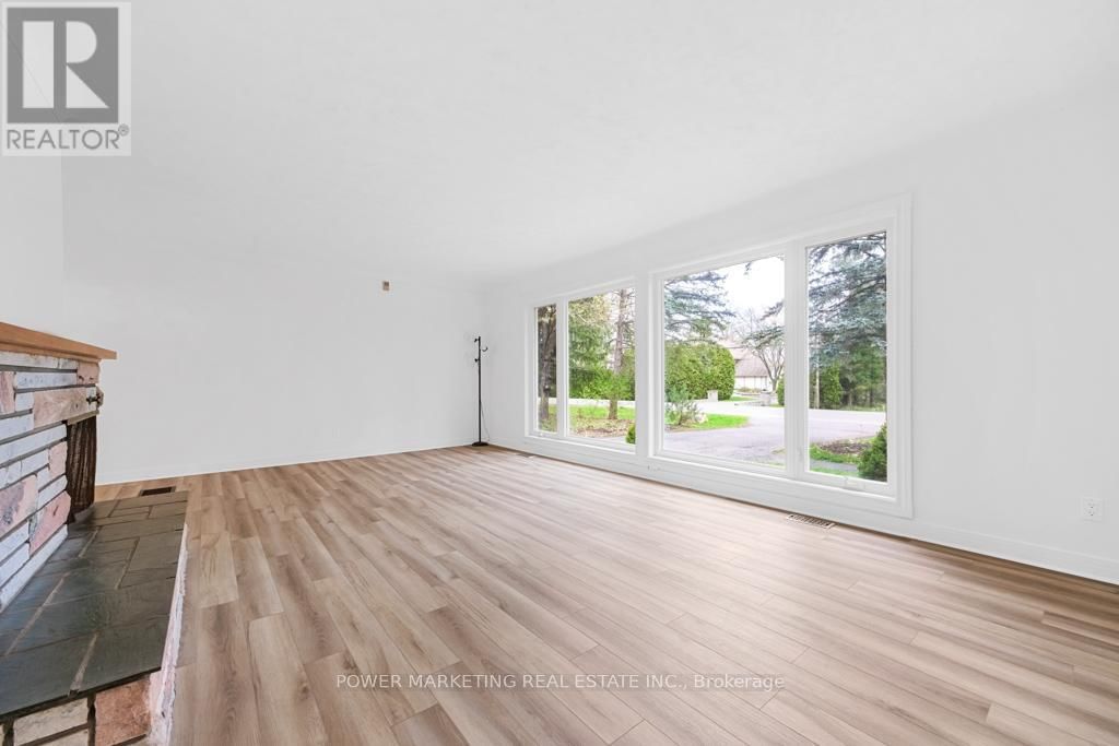 17 ROTHWELL DRIVE Image 18