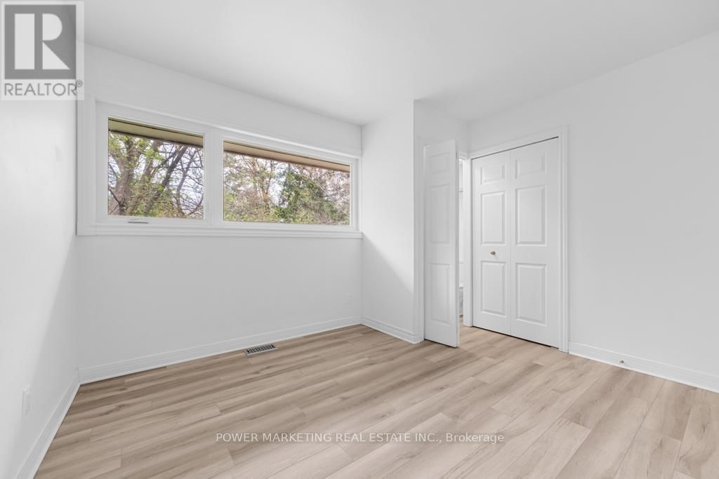 17 ROTHWELL DRIVE Image 21