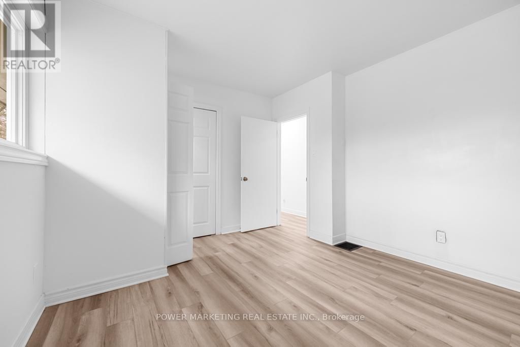 17 ROTHWELL DRIVE Image 22