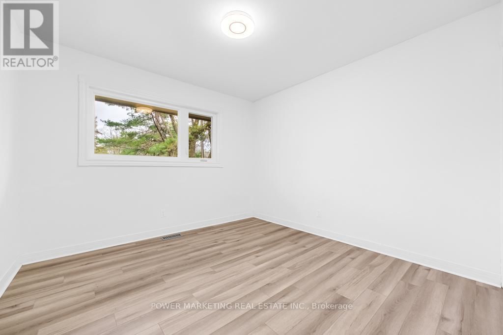 17 ROTHWELL DRIVE Image 24