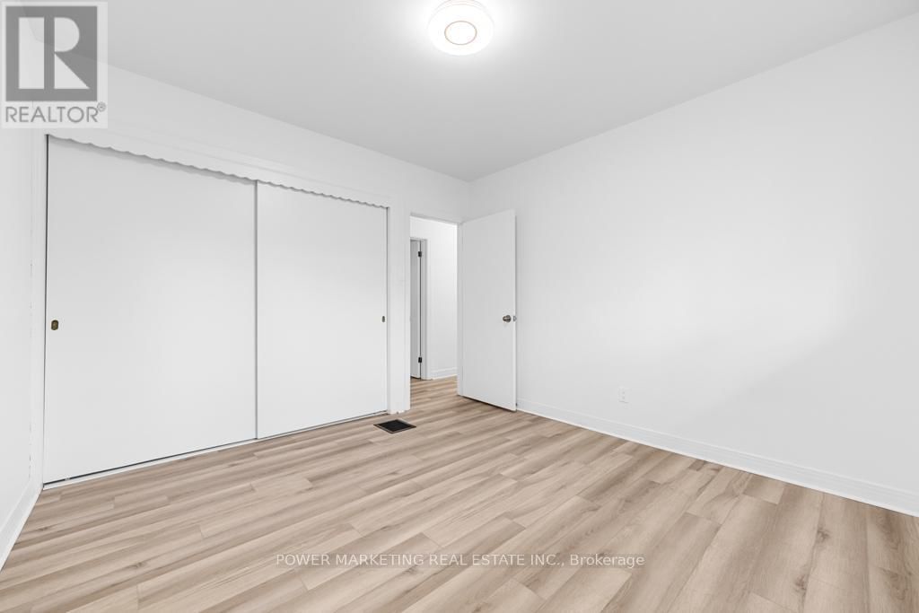 17 ROTHWELL DRIVE Image 25
