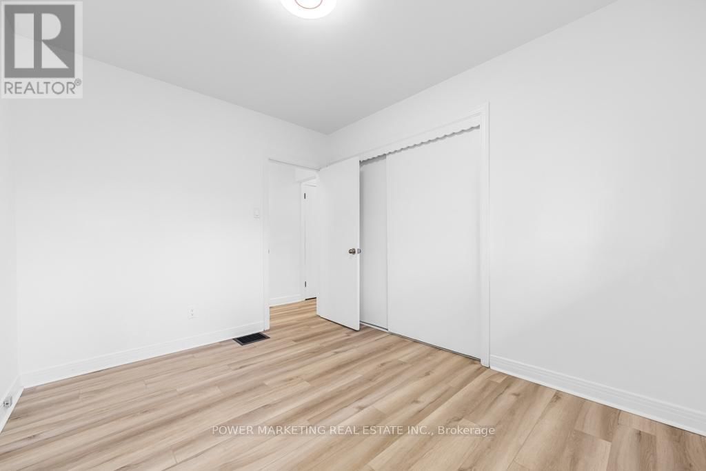 17 ROTHWELL DRIVE Image 28