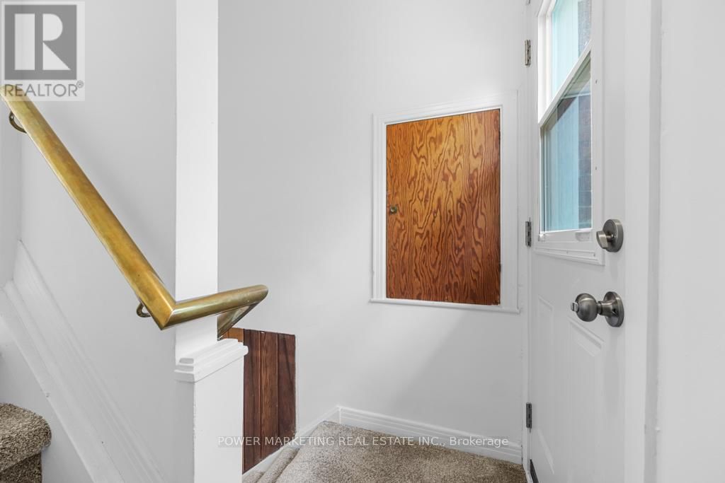 17 ROTHWELL DRIVE Image 29