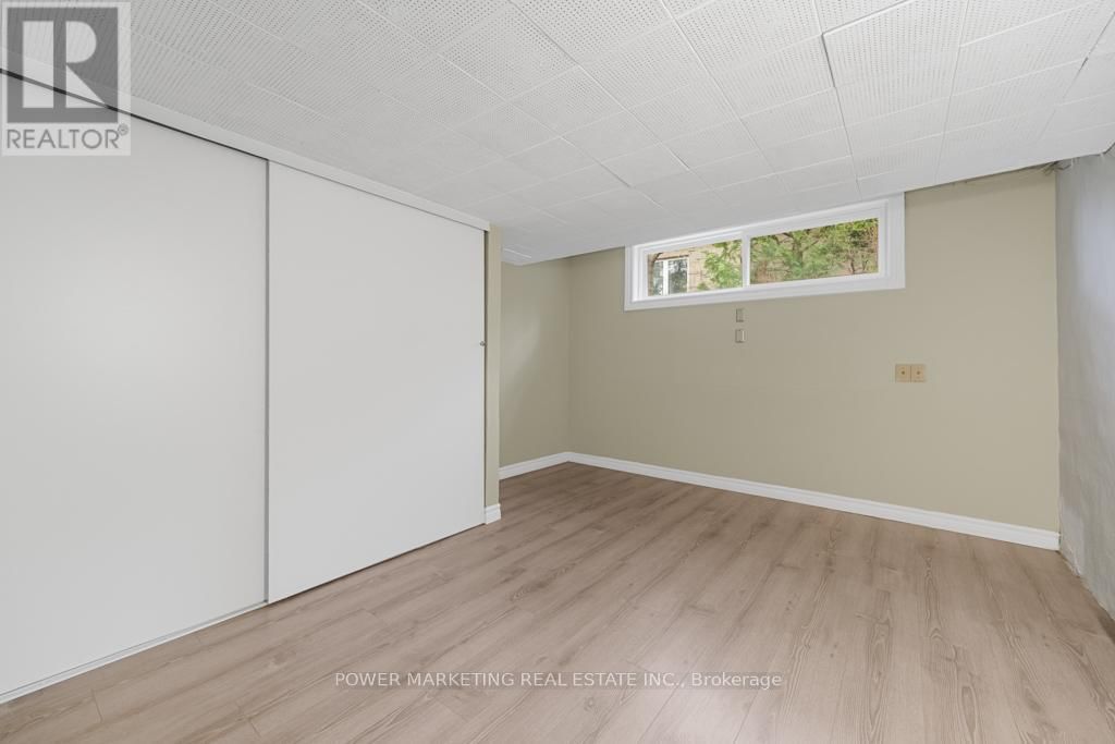 17 ROTHWELL DRIVE Image 33